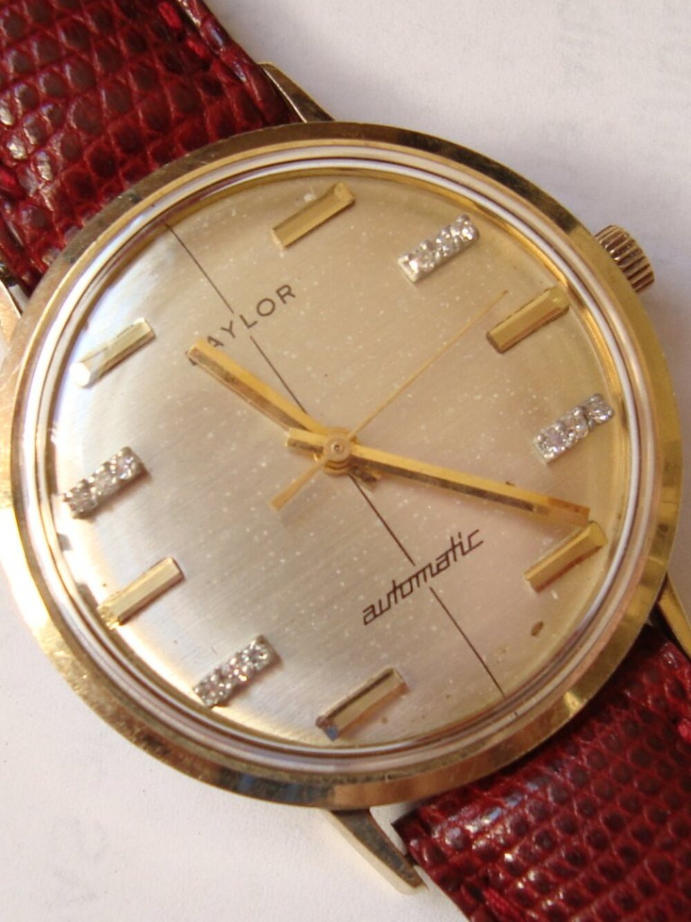 VINTAGE AUTOMATIC TAYLOR DIAMOND DIAL,RUN GREAT